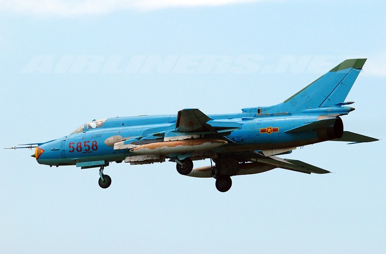 Tim thay thung dau nghi cua may bay Su-22 roi