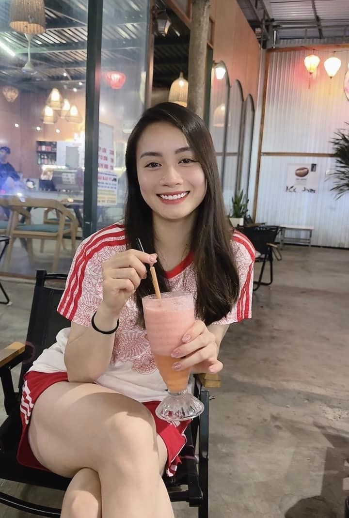 Du trend “cai hoa len toc”, hot girl tuyen nu Viet Nam xinh “ngay ngat“-Hinh-8