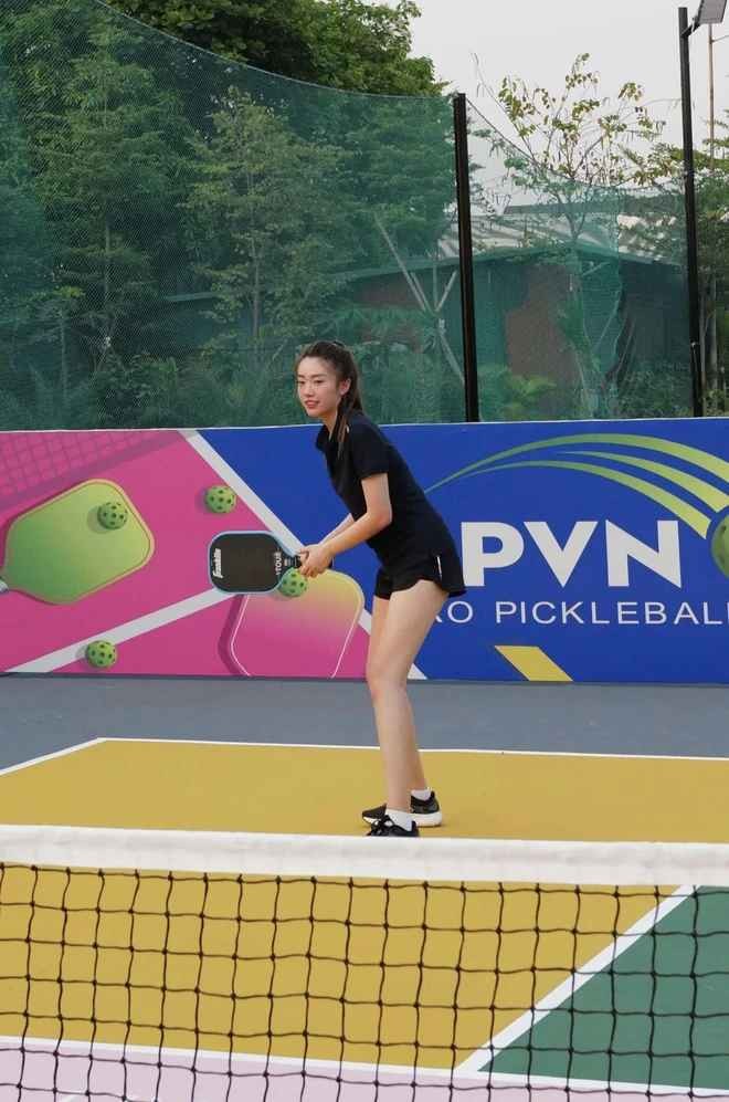 San Pickleball noi nong nhat luc nay, quy tu dan gai xinh “dinh chop“-Hinh-6