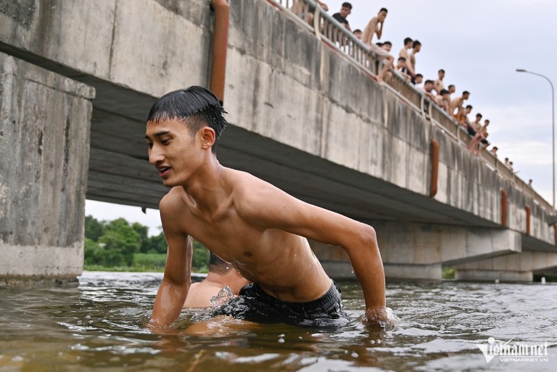 Duong lang thanh noi nhao lon, boi loi nhung ngay ngap lut-Hinh-12