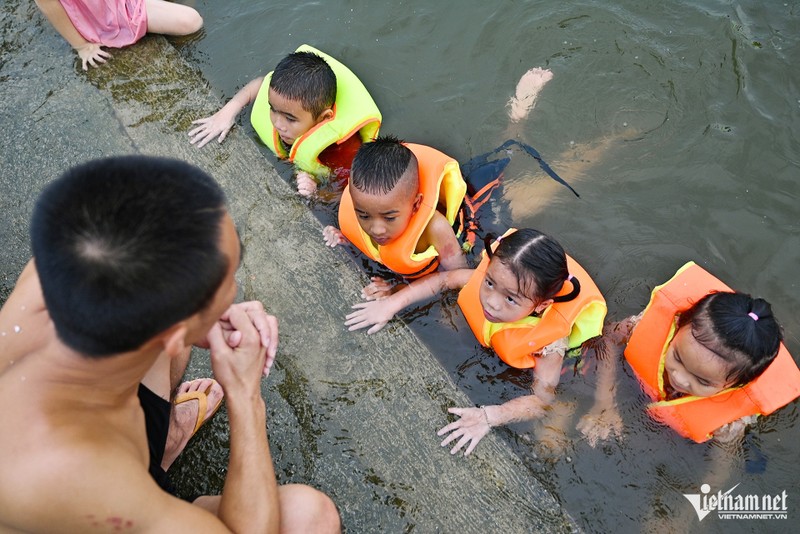 Duong lang thanh noi nhao lon, boi loi nhung ngay ngap lut-Hinh-4