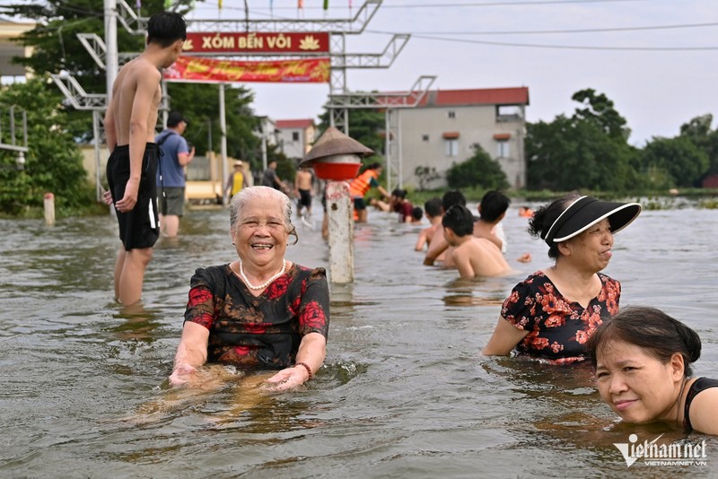 Duong lang thanh noi nhao lon, boi loi nhung ngay ngap lut-Hinh-7