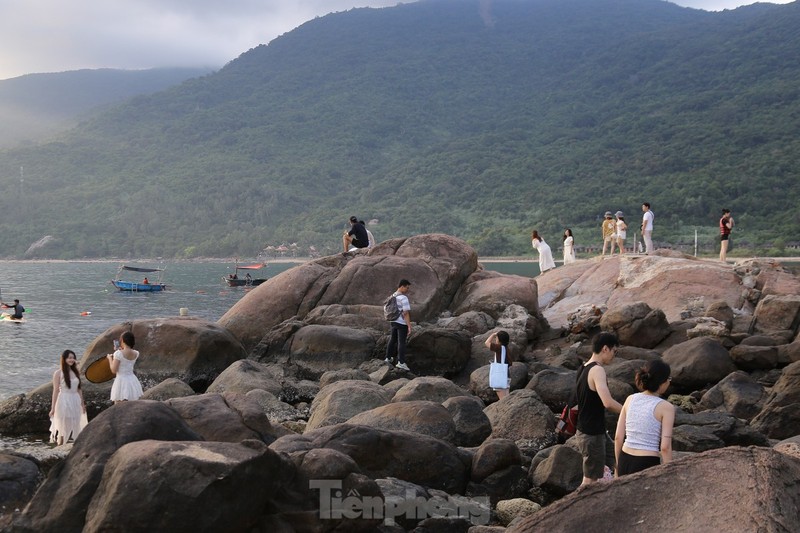 Bai da doc dao Da Nang ngam binh minh, diem den moi cho gioi tre-Hinh-4