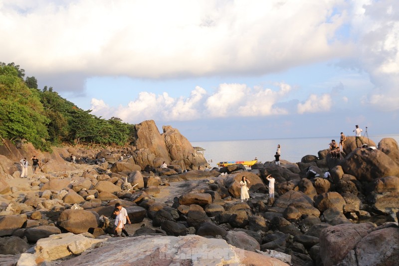 Bai da doc dao Da Nang ngam binh minh, diem den moi cho gioi tre