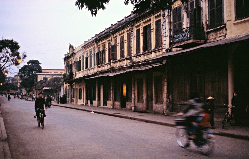 Boi hoi truoc loat anh hiem chup Ha Noi nam 1980-Hinh-10