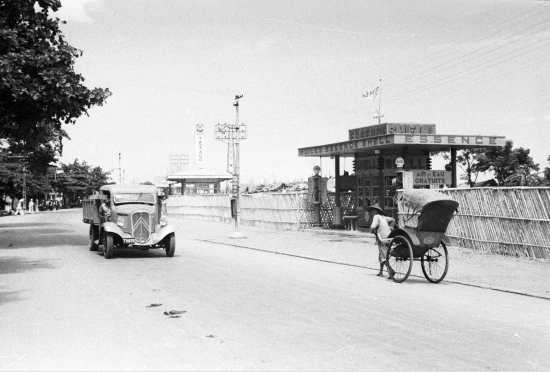 Loat anh cay xang o Ha Noi nhung nam 1940-1941-Hinh-6