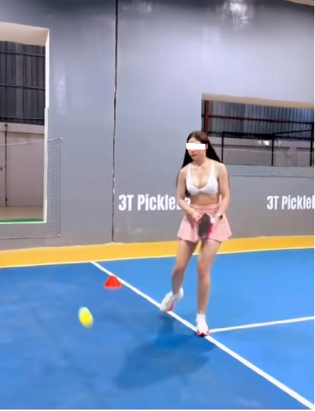 Vu gai xinh bi chup len tren san pickleball gay tranh cai-Hinh-8