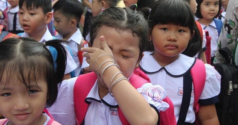 Khoanh khac ngo nghinh cua cac “bup mang non” ngay khai truong-Hinh-6