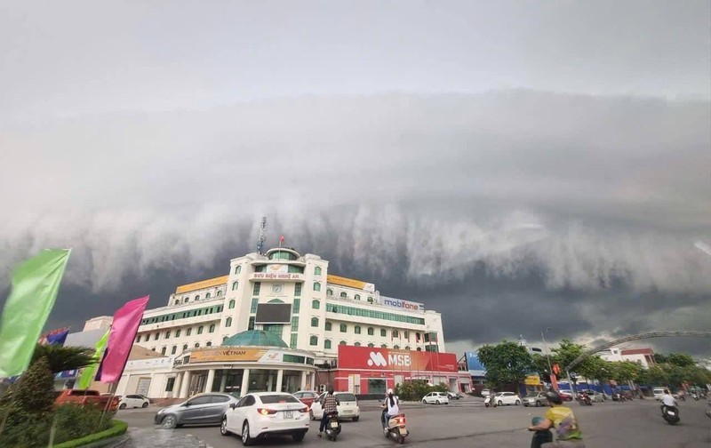 May song than xuat hien choan ca bau troi Vinh, bao hieu bao lon-Hinh-3