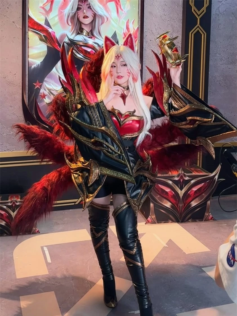 Nu streamer cosplay Ahri Huyen Thoai Bat Tu cua Faker cuc goi cam-Hinh-2