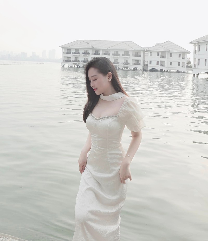 Co giao “hot nhat mua khai giang” khoe dang trong ta ao dai-Hinh-8