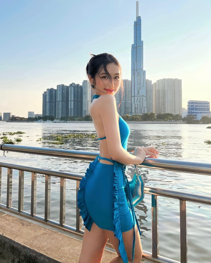 Xuat hien thi sinh thi Hoa hau duoc nhan xet giong Doan Hai My-Hinh-5