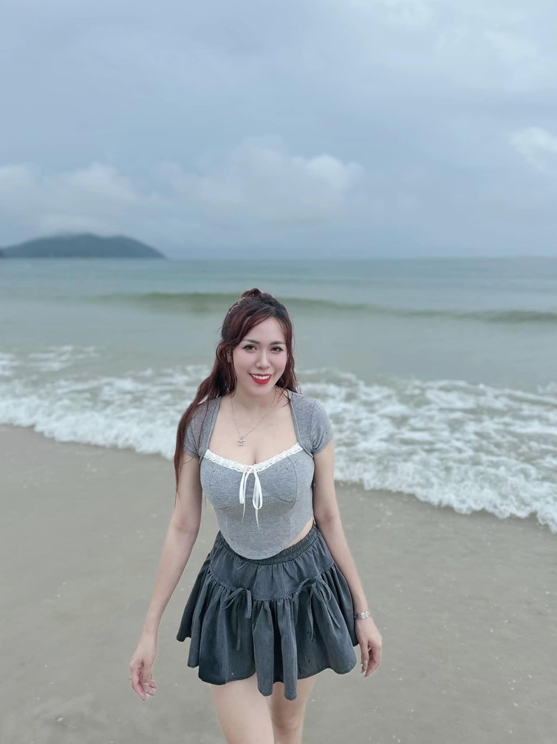 Hot girl Mai Tho la me hai con van goi cam nhu ngay nao-Hinh-4