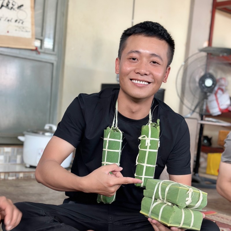 Quang Linh Vlogs khien chi em “guc nga” khi dien set do doc la-Hinh-10