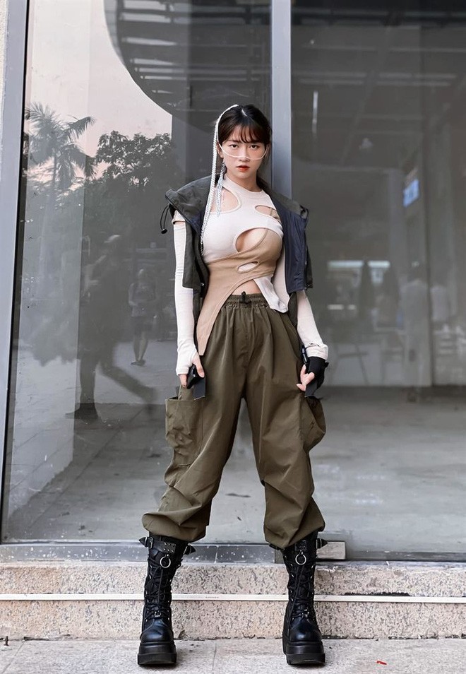 Ngam loat anh cosplay cuc “khet” cua Le Bong trong qua khu-Hinh-11