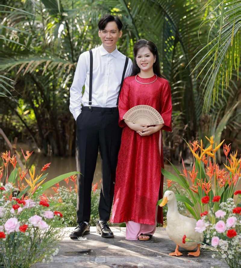 Anh cuoi dac biet cap doi chup cung chu vit noi khap chau A-Hinh-3