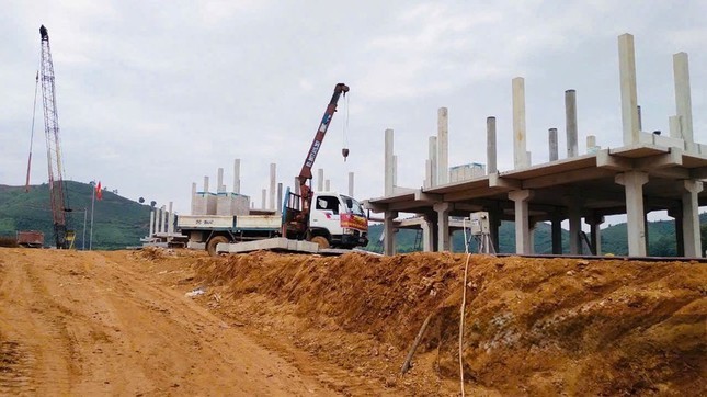 Nhung mai nha dau tien o khu tai dinh cu Lang Nu-Hinh-9