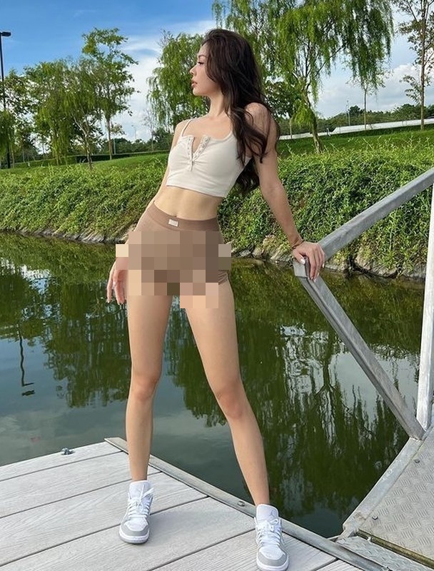 Hot girl khien netizen “lac dau” vi dien do bo sat phan cam