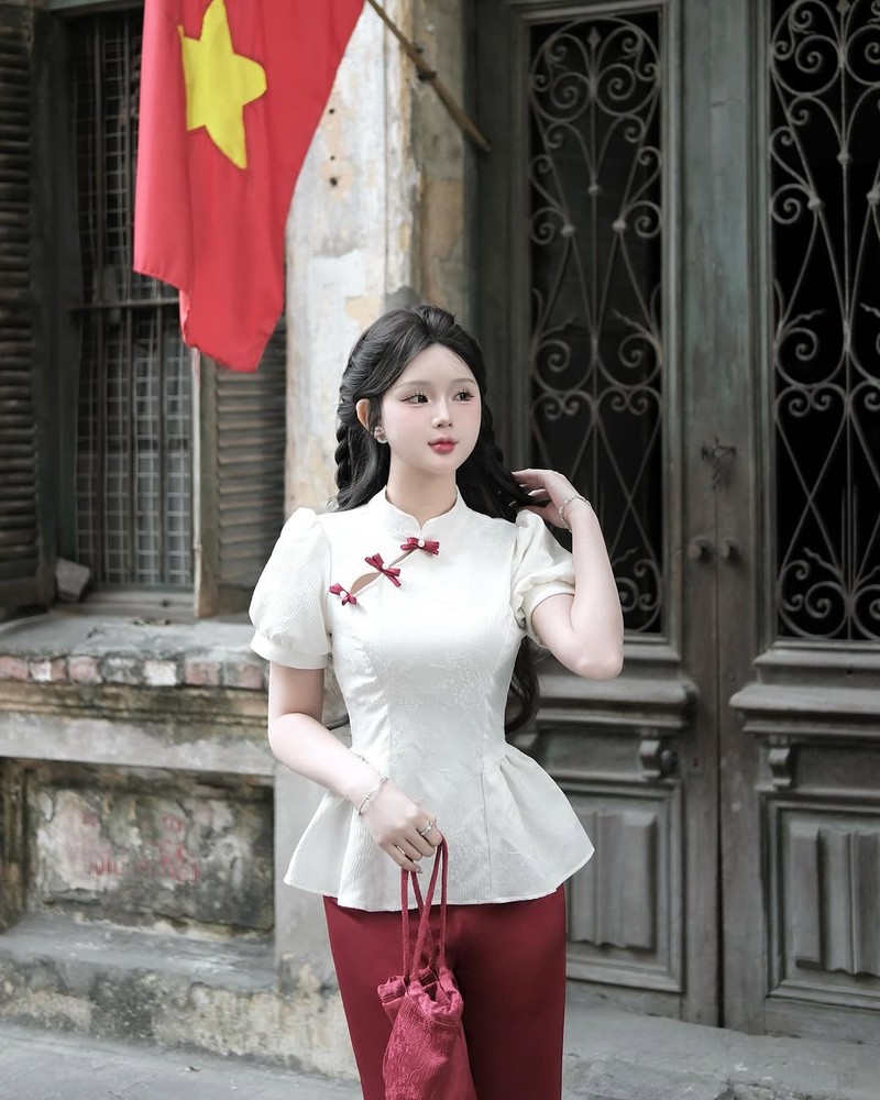 Hot girl mac do xinh den noi cu dang anh la duoc “xin info“