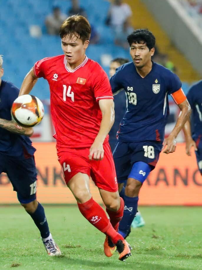 Vua vo dich AFF Cup, Hoang Duc da nhanh tay tau nha moi-Hinh-9