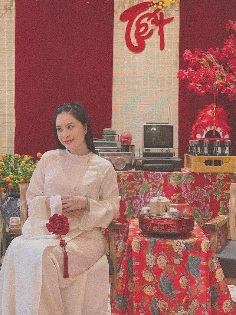 Khi cac ai nu cua nhieu nguoi noi tieng cung dien ao dai do-Hinh-4