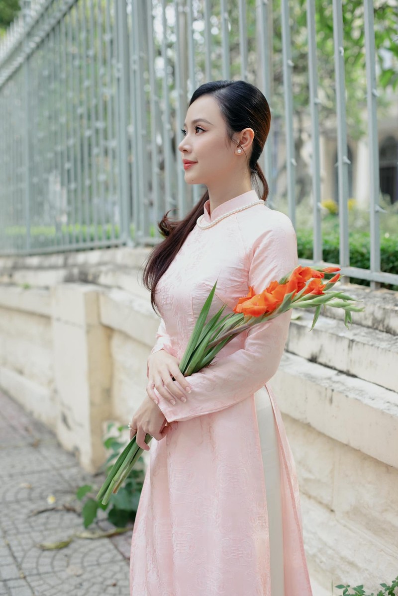 “Phu ba” tuoi ty dien ao dai du xuan ngot ngao-Hinh-4