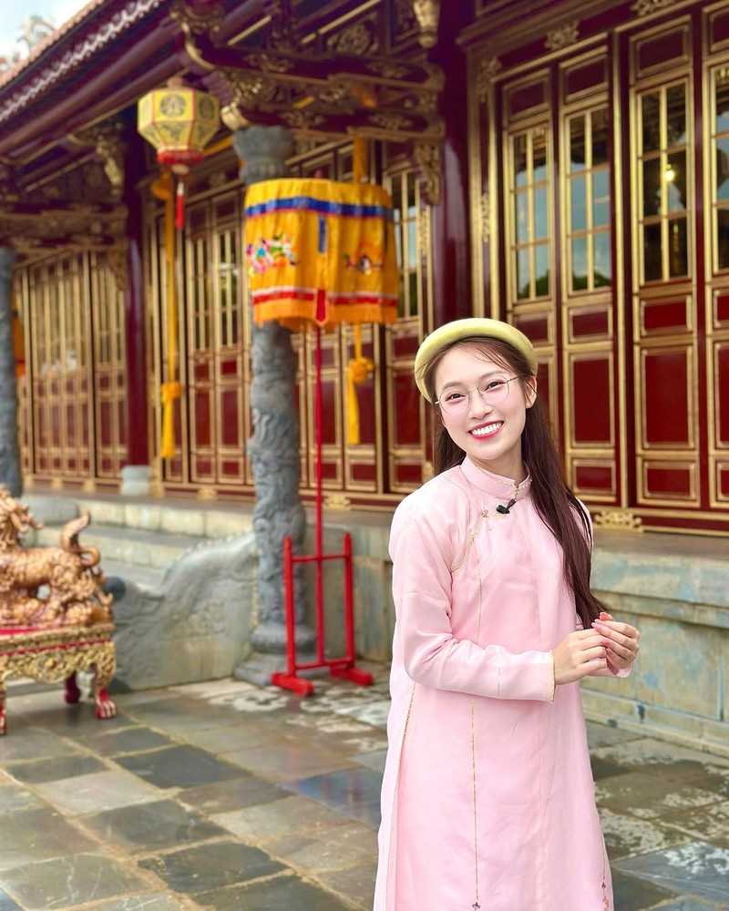 Khanh Vy “don tim” fan voi loat anh trong ta ao dai don Tet-Hinh-7