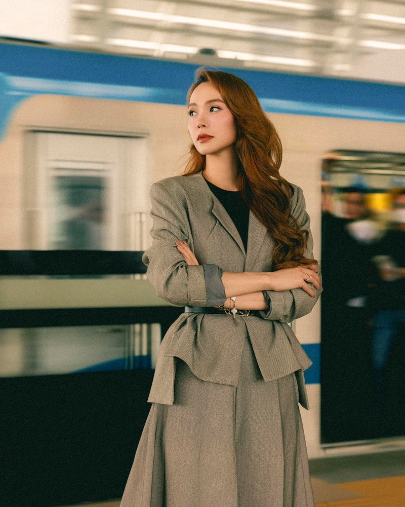 Gioi tre len do an tuong check-in tau dien metro Ben Thanh-Hinh-8