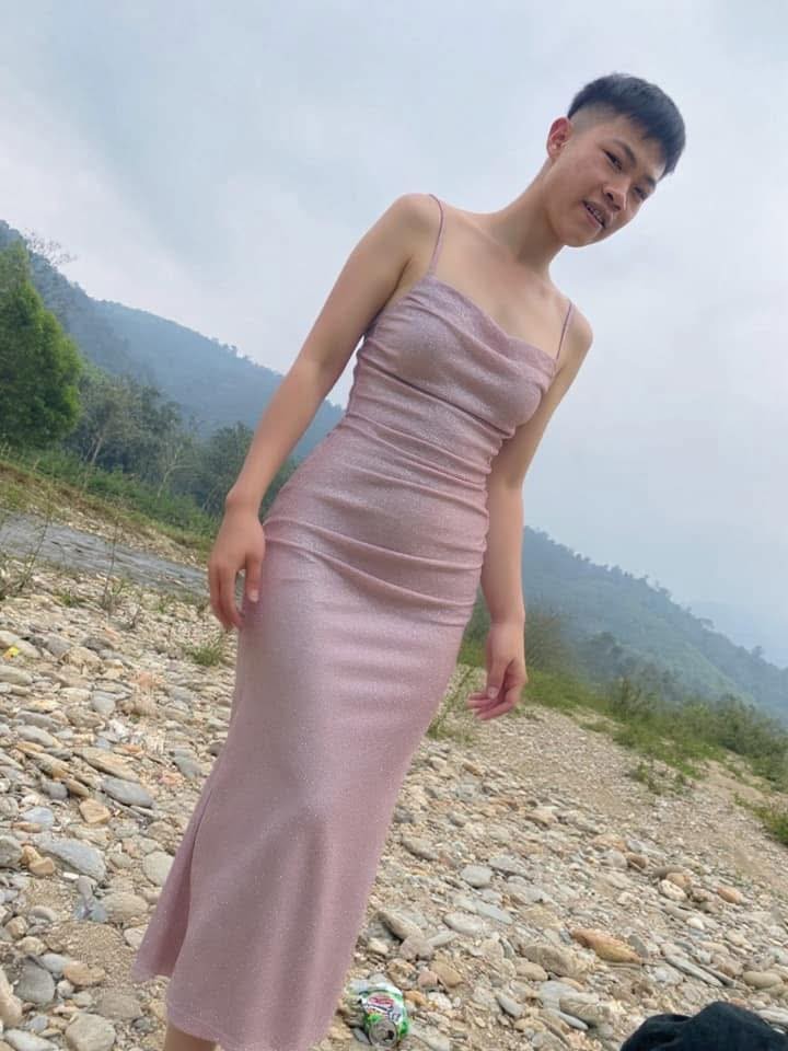 Chiec vay hot nhat MXH hien tai, nguoi nguoi nha nha dien-Hinh-2