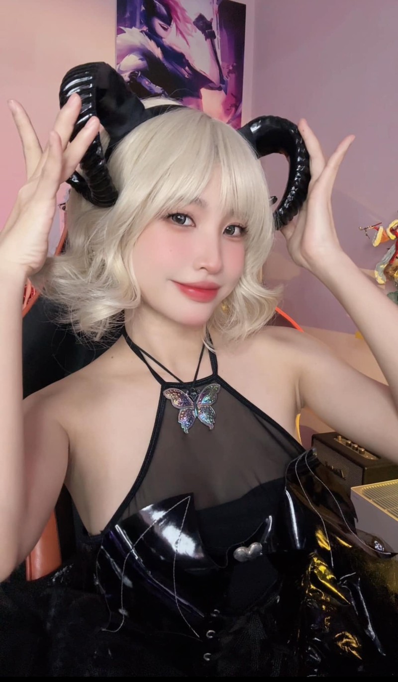 Nu streamer dien bikini khoe dang khong ti vet ben ho boi-Hinh-8