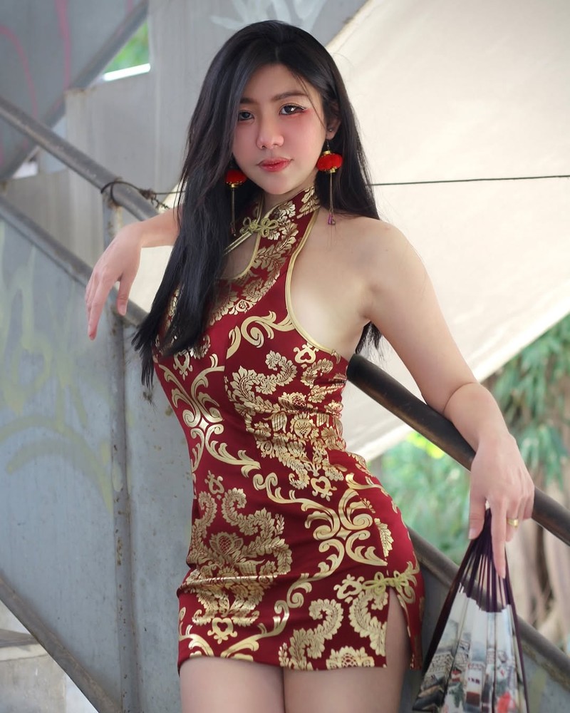 Hot girl trong nam ngay cang goi cam qua da, ua dien ho bao