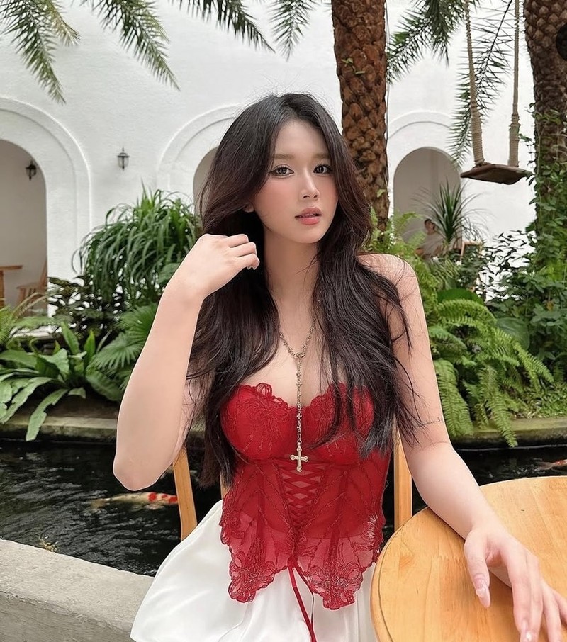 Rapper dinh dam cong khai ban gai, netizen goi ten ngay hot girl nay-Hinh-7