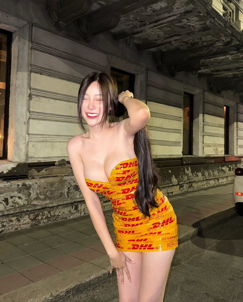 Du trend vay bang keo muon, hot girl trieu fan van hut anh nhin-Hinh-4