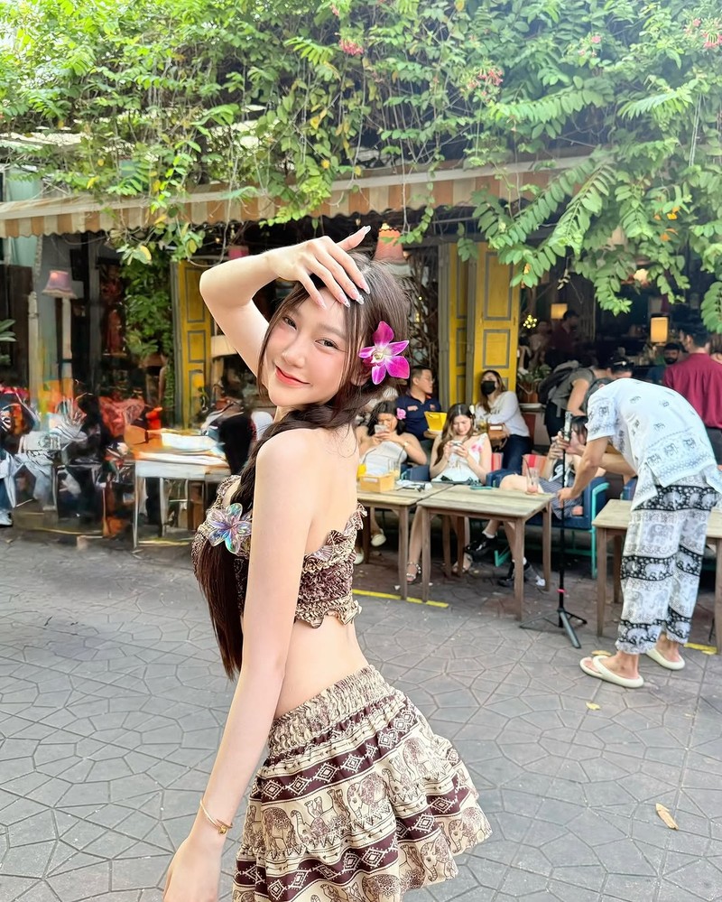 Du trend vay bang keo muon, hot girl trieu fan van hut anh nhin-Hinh-9