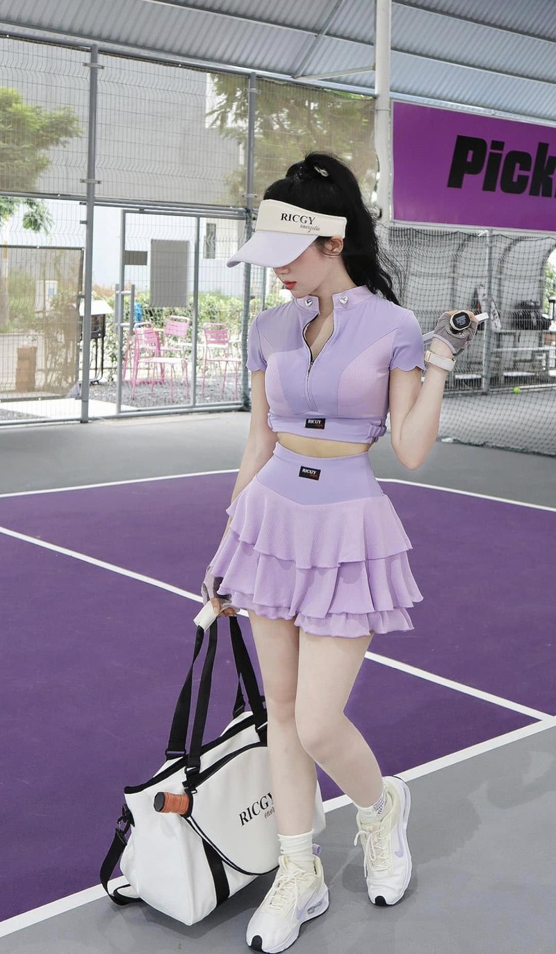 Di danh golf, hot girl noi dinh dam voi voc dang cuc pham-Hinh-8