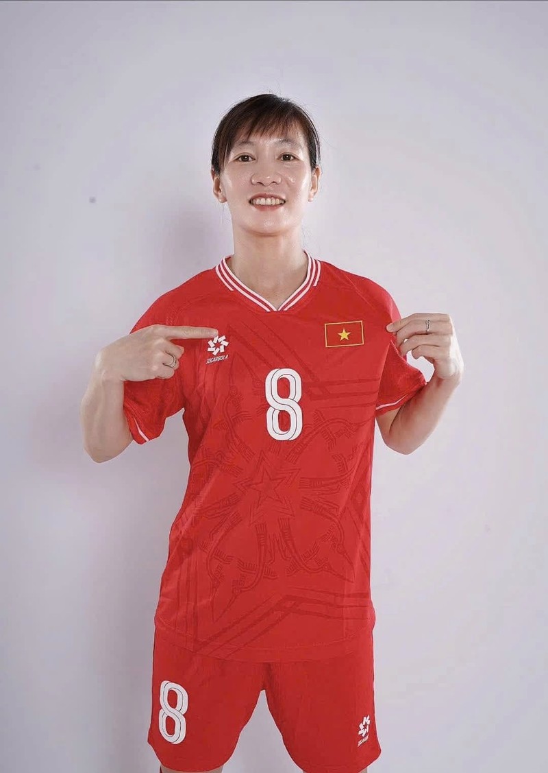 Nhan sac tuoi 37 cua Qua bong vang nu Viet Nam 2024-Hinh-6