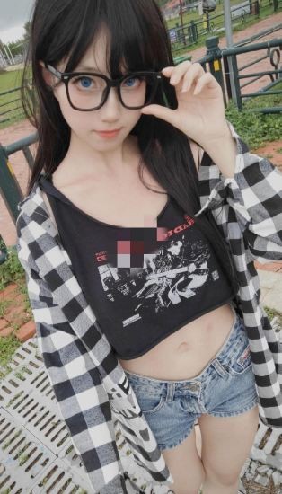 Hot girl mang xinh dep qua doi o tuoi 24 gay xon xao-Hinh-5