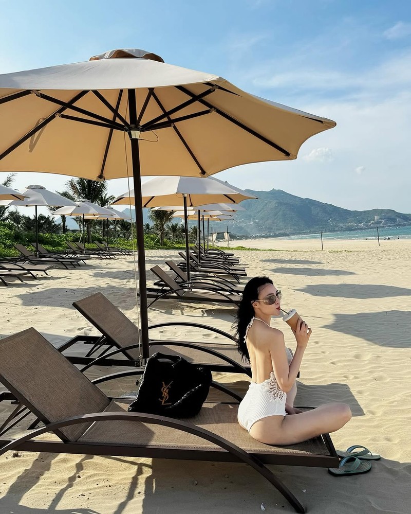 Tuoi 35 “ngoc nu” Lan Ngoc van gay thuong nho khi dien bikini-Hinh-3