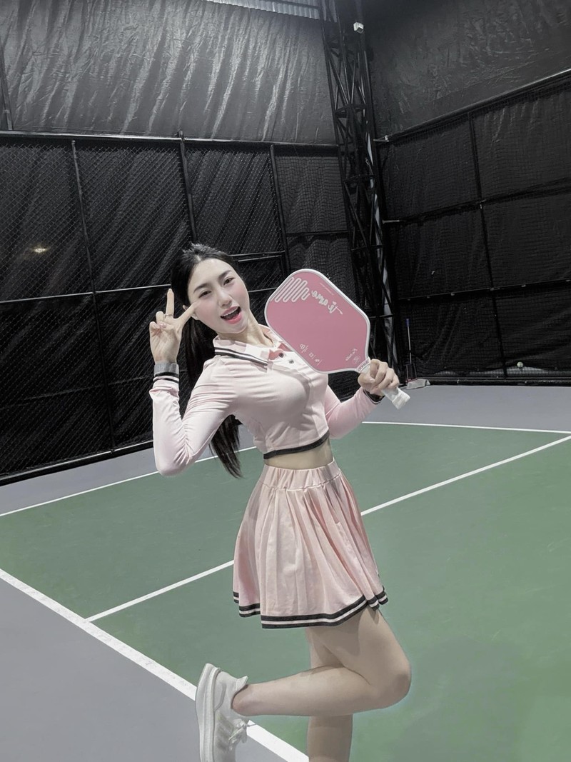 Dam me bo mon pickleball, em gai Van Toan “am” luon giai xin-Hinh-3