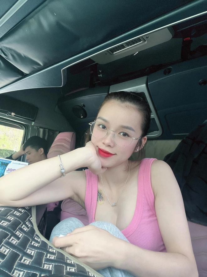 Hai “hot girl tai xe” chinh phuc xe tai hang nang 30 tan-Hinh-5