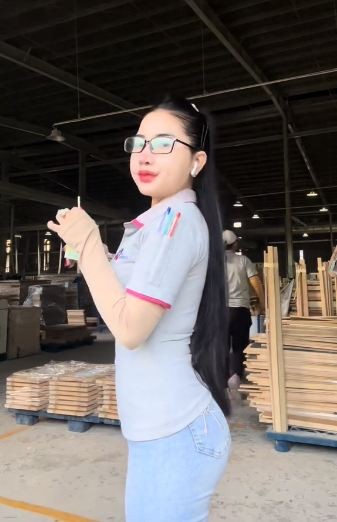 Co cong nhan viral khap MXH voi nhung man khoe dang gay tranh cai-Hinh-10