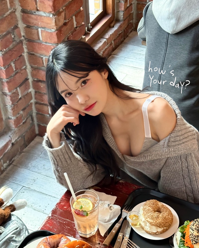 “Nu than co vu” vong eo 56 xa loat anh khien fan lui tim-Hinh-8