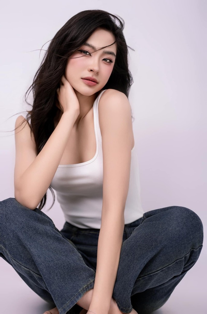 Nhan sac thi sinh thi Hoa hau duoc vi nhu “bach nguyet quang“-Hinh-2