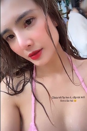 Em gai Cong Vinh dien bra chiem tron spotlight tai le hoi te nuoc-Hinh-9