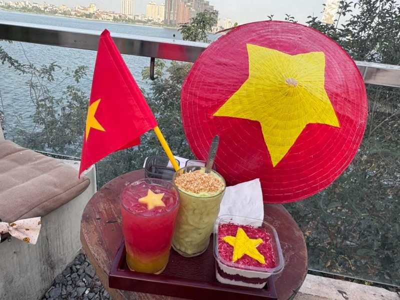 Trao luu decor co do sao vang tren do uong thu hut gioi tre-Hinh-4