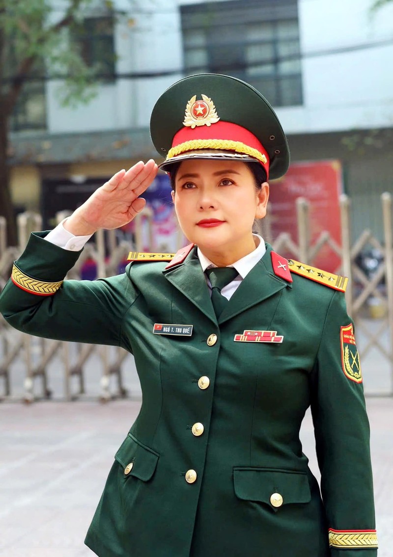 Nu dien vien mang quan ham Dai ta rang ngoi o tuoi U60-Hinh-5