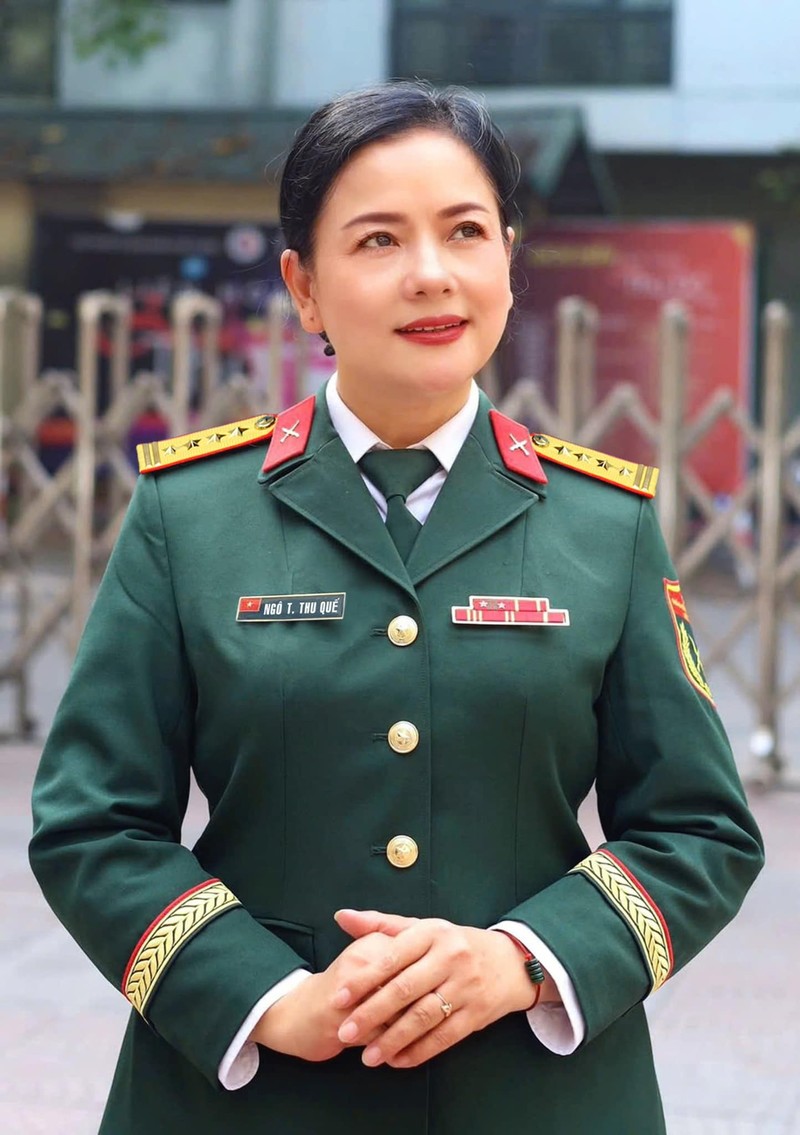 Nu dien vien mang quan ham Dai ta rang ngoi o tuoi U60-Hinh-6
