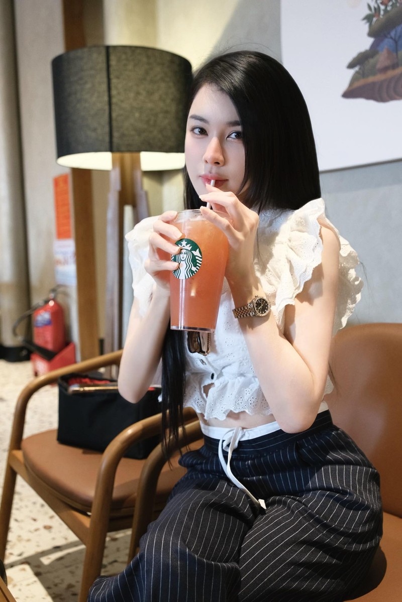 Ban gai Van Thanh so huu ve dep chuan “nu than phong gym“-Hinh-3
