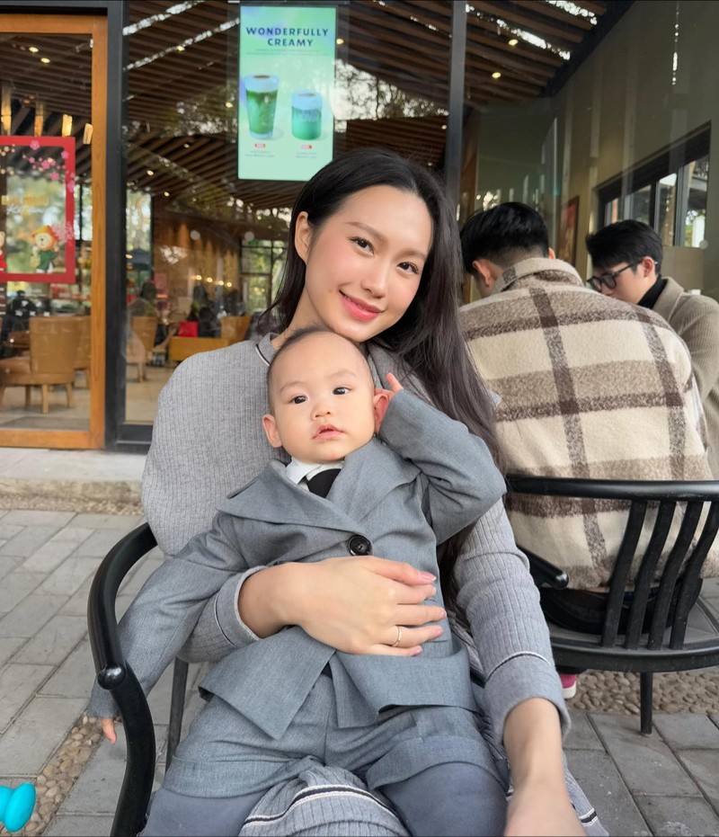 Loat nang WAGs Viet so huu ve dep “gai mot con mon con mat“-Hinh-4