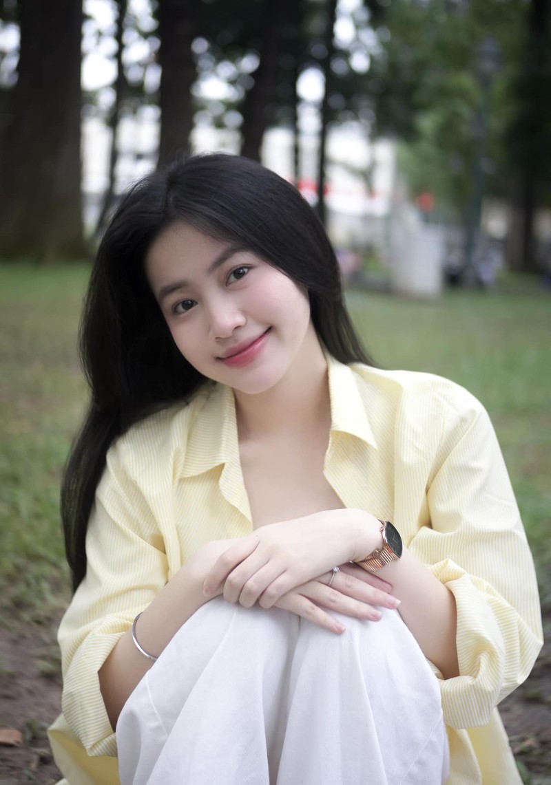 “Hot girl dat vo” don tim nguoi doi dien voi nu cuoi toa nang